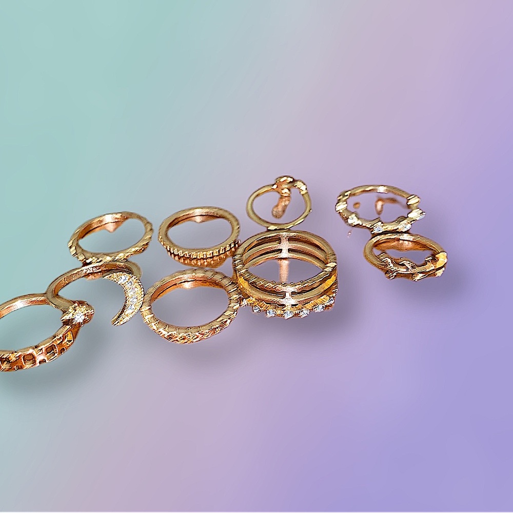9 piece boho golden ring set .